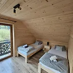 Swierkowe Zacisze - *