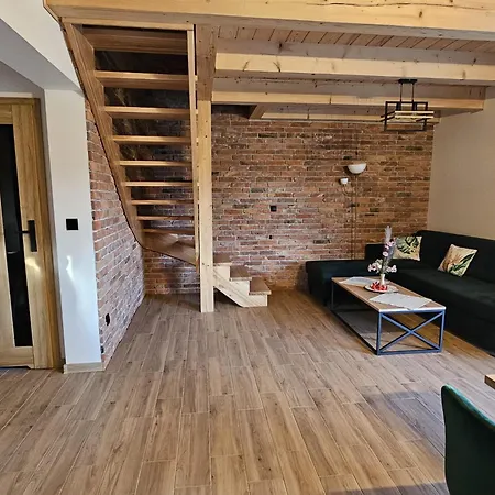 Swierkowe Zacisze - *