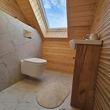 Swierkowe Zacisze - *