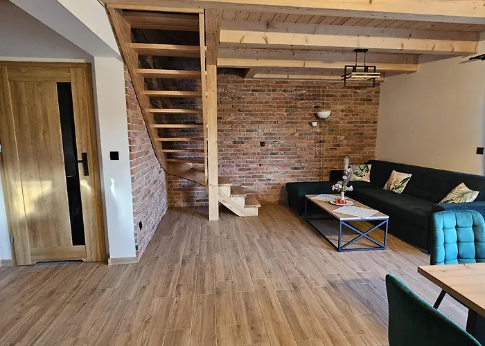 Swierkowe Zacisze - *